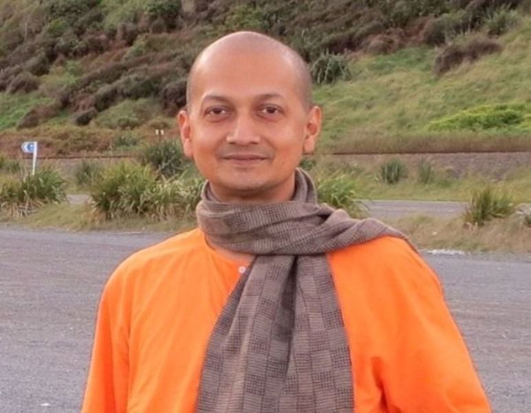 Swami Sarvapriyananda Age, Wife, Family, Biography & More » StarsUnfolded