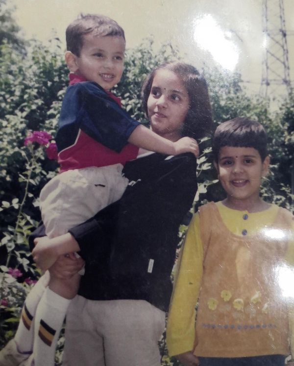 A childhood photo of Yash Rathi with his two elder sisters, Twinkle Rathi and Muskaan Rathi