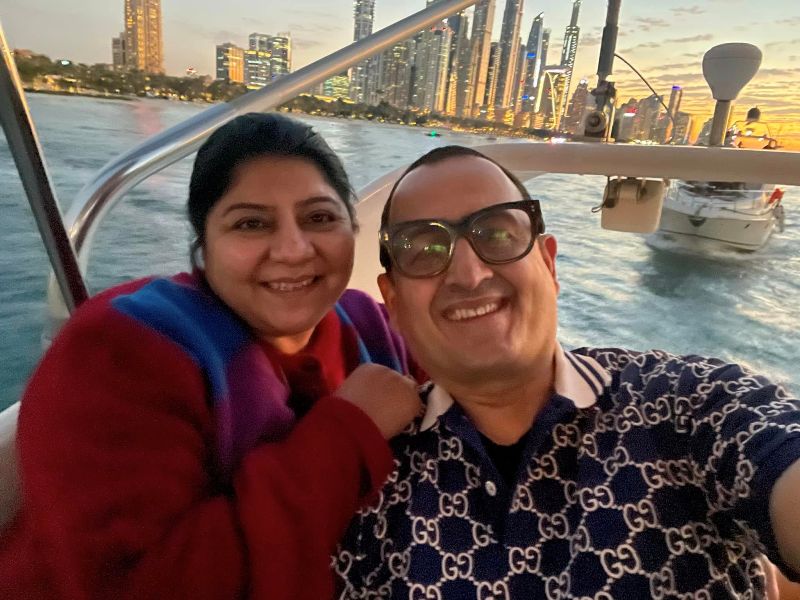 A picture of Vinod Bhanushali and Rinku Bhanushali during their vacation in Dubai