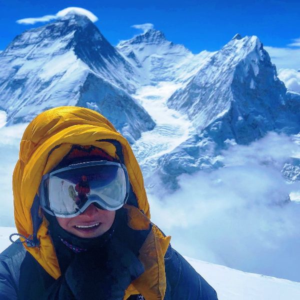 Baljeet Kaur taking a selfie on the top of Mount Pumori