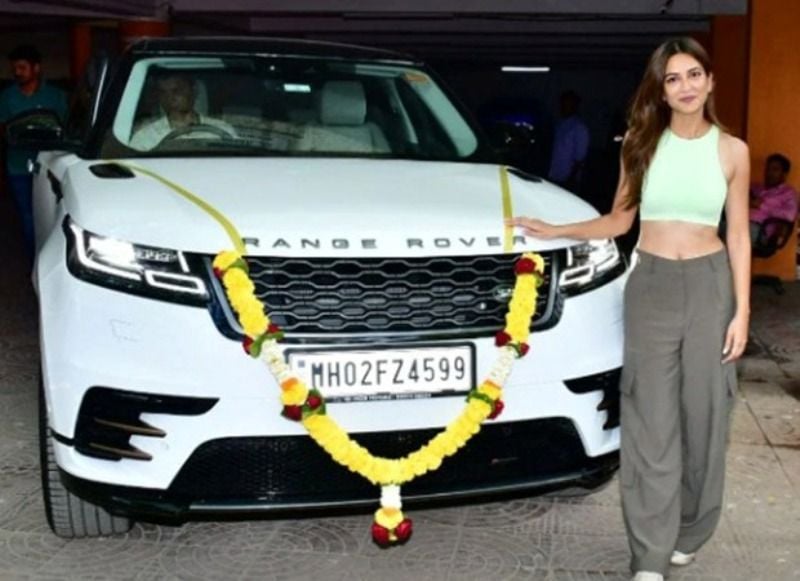 Kriti Kharbanda with her Range Rover car