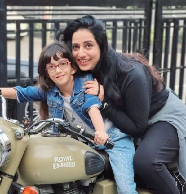 Mahie Gill with her daughter, Veronica
