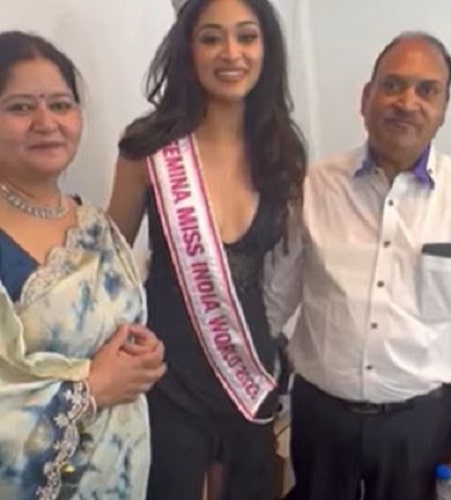 Nandini Gupta with her parents