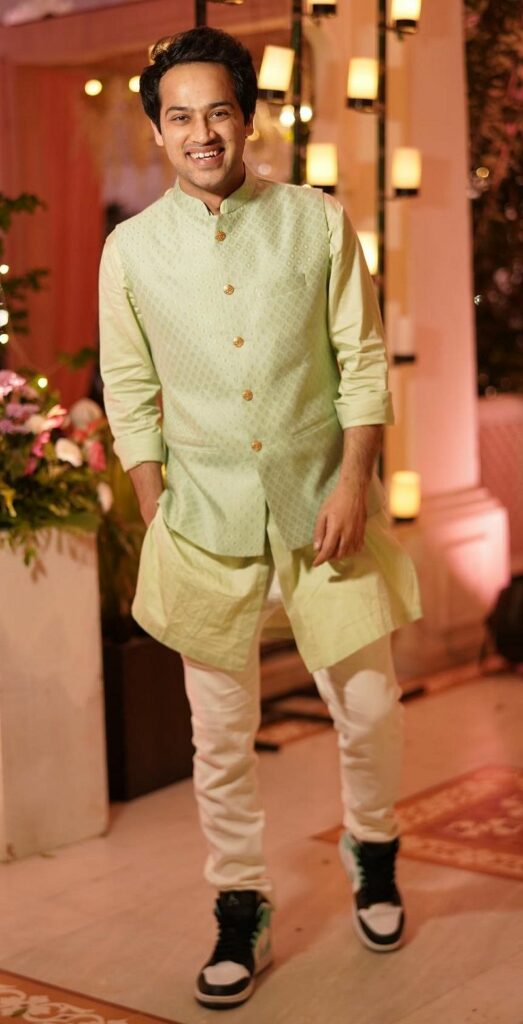 Raj Shamani Age Girlfriend Family Biography More StarsUnfolded