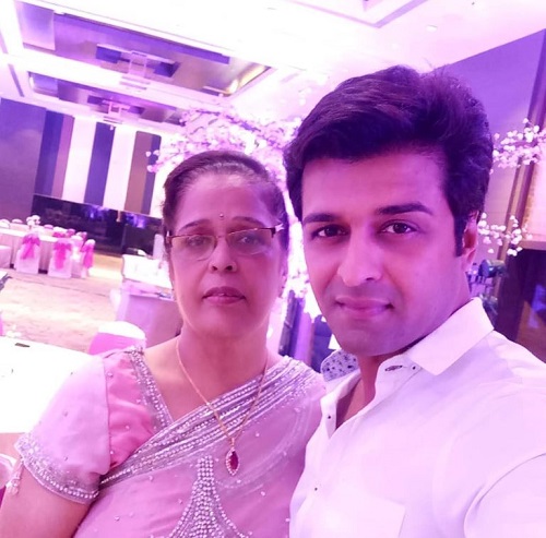 Sachin Shroff and his mother