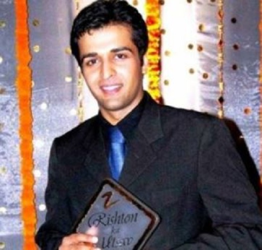 Sachin Shroff with his Zee Rishtey Award