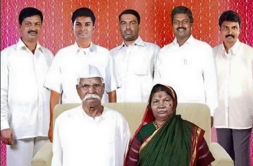 A photo of Satish Jirkaholi (second from left, standing) with his parents and brothers