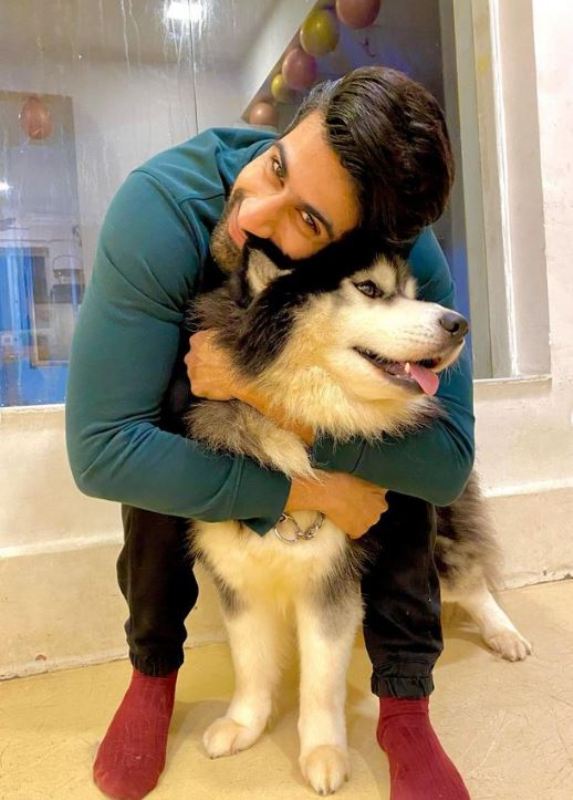 Aman Maheshwari with his pet dog, Simba