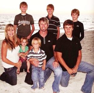 Cole LaBrant Height, Age, Wife, Children, Family, Biography & More