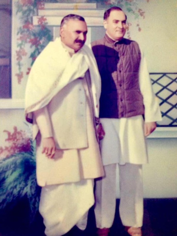 Hari Shankar Tiwari with Rajiv Gandhi