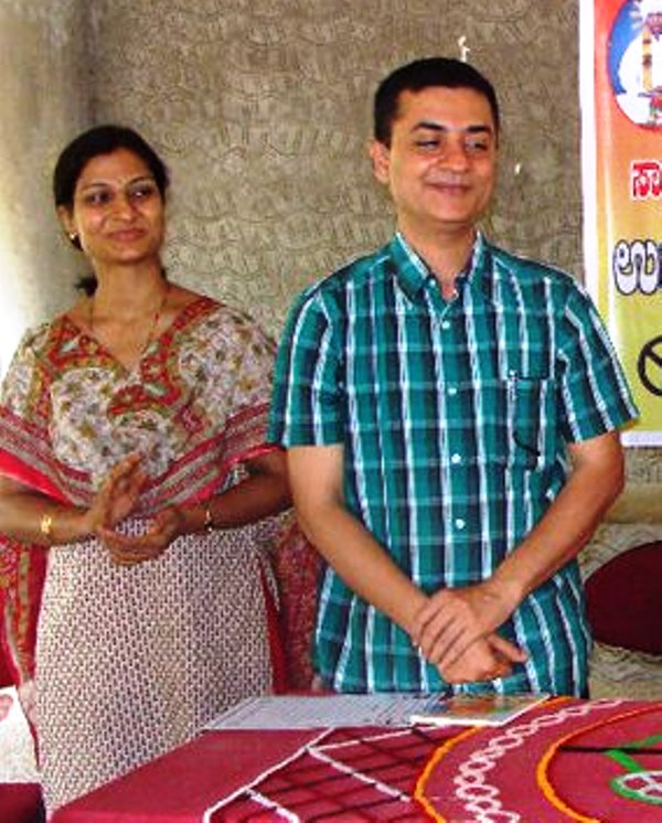 Mahesh Kumathalli's younger brother, Dr. Prakash Kumathalli, and his wife