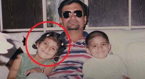 Shahneel Gill's childhood photo with her father and brother