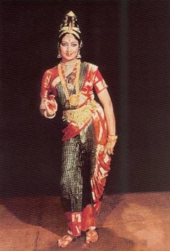 A photo of Padma Subrahmanyam imitating poses like karanas