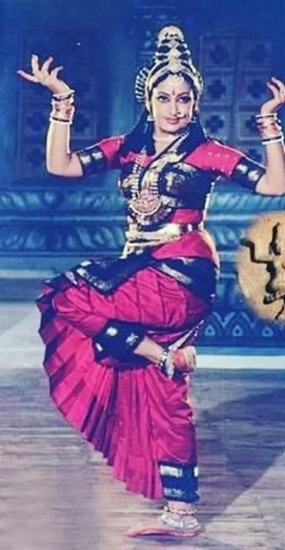 A photo of Padma Subrahmanyam performing during a dance session