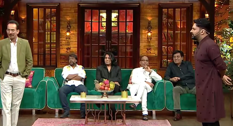 A. M. Turaz during The Kapil Sharma Show (sitting, second from left)