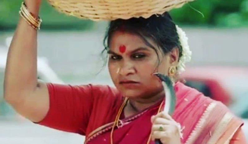 Geethi Sangeetha as Achi in a still from the film Cuban Colony (2021)