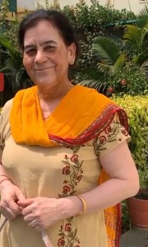 Geetika Vidya Ohlyan's mother