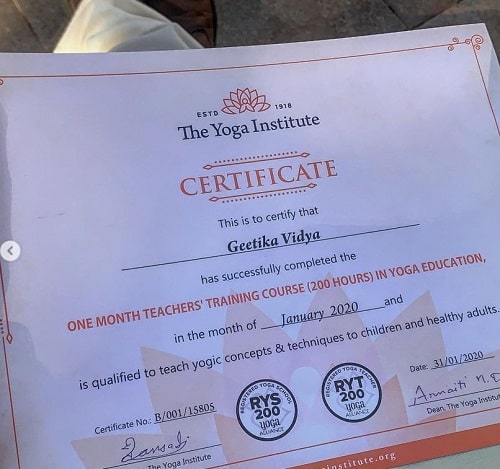 Geetika Vidya Ohlyan's yoga teachers' training certificate