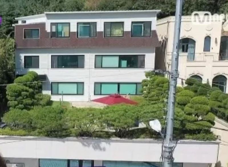 IU's property in Gwacheon