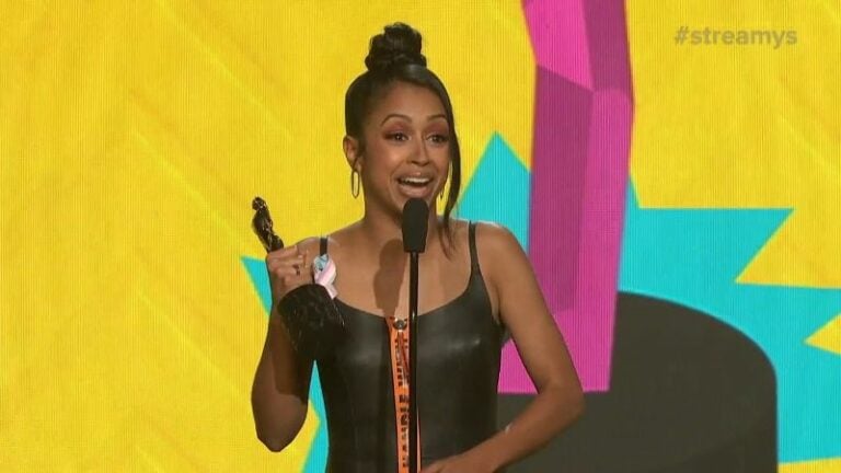 Liza Koshy announced the winner of ‘Acting in a Comedy’ at the Streamy Awards in 2018