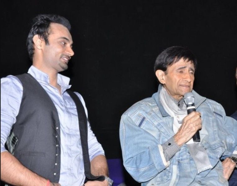 RJ Anmol with Dev Anand during the special screening of Guide film