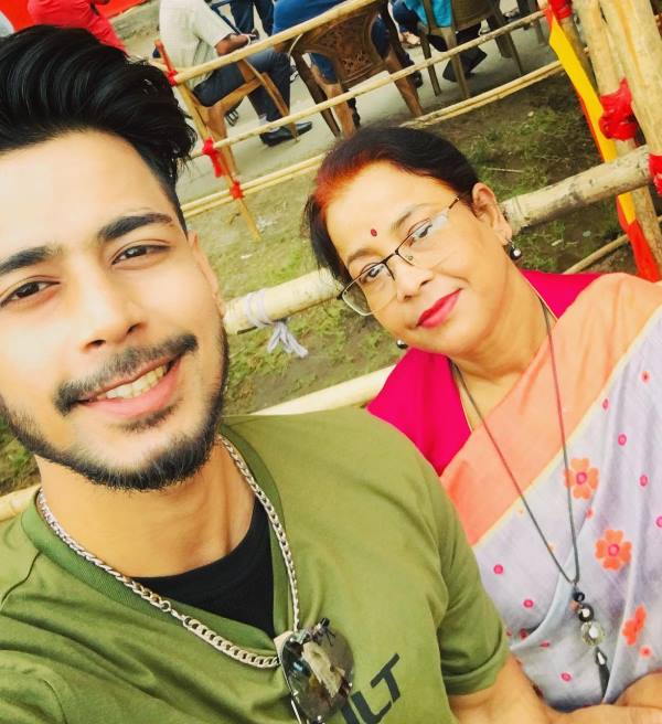 Rajveer Dey with his mother