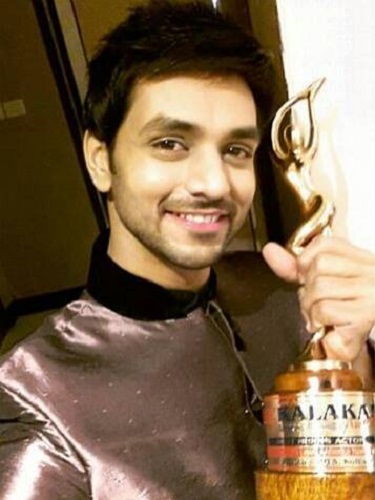 Shakti Arora with his best Kalakaar Award