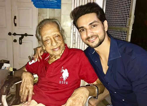 Shakti Arora with his maternal grandfather