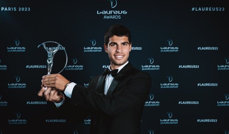 Carlos Alcaraz with Laureus World Breakthrough of the Year award