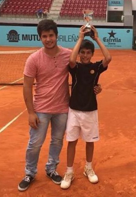 Carlos Alcaraz with his elder brother, Alvaro (left)
