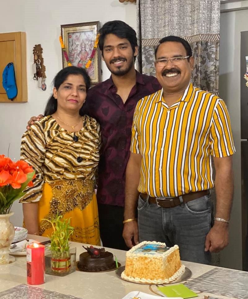 Digvijay Singh Rathee with his parents