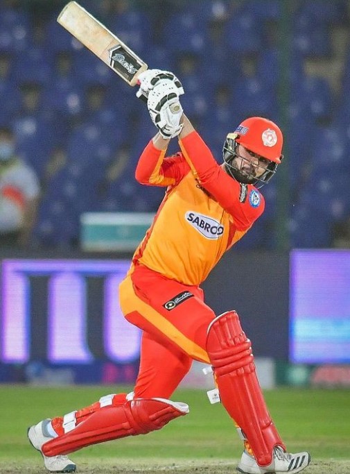 Faheem Ashraf in an action while playing for Islamabad United