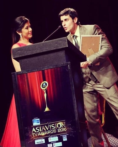 Gautam Rode with his Asiavision Award
