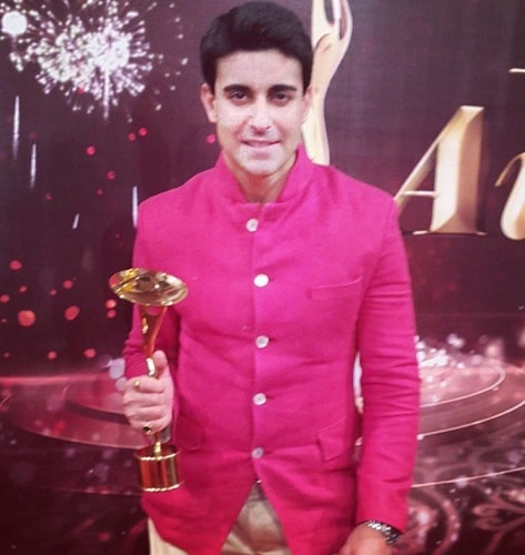 Gautam Rode with his Indian Telly Award 2014
