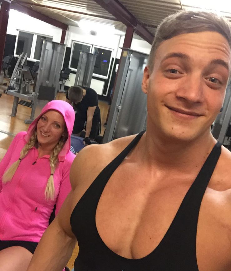 Jo Lindner with his sister at a gym