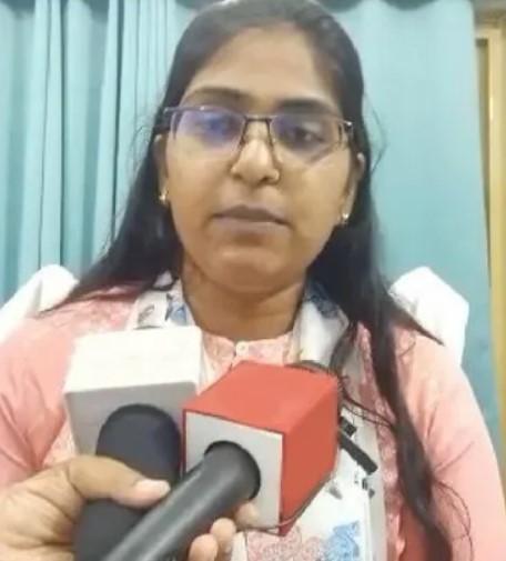 Jyoti Maurya talking to media