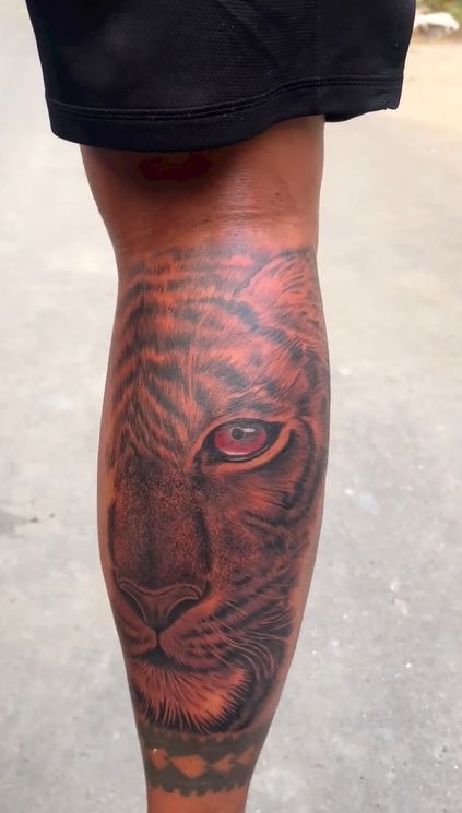 Maninder Singh's tiger tattoo on leg