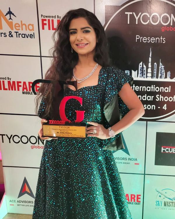 Shikha Malhotra after receiving award at Tycoon Global Award 2022