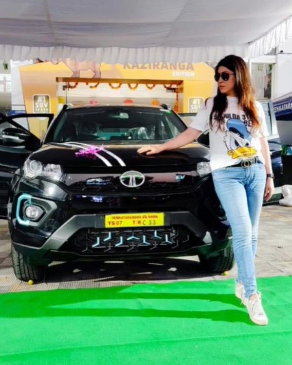 Shivani Sen with her car