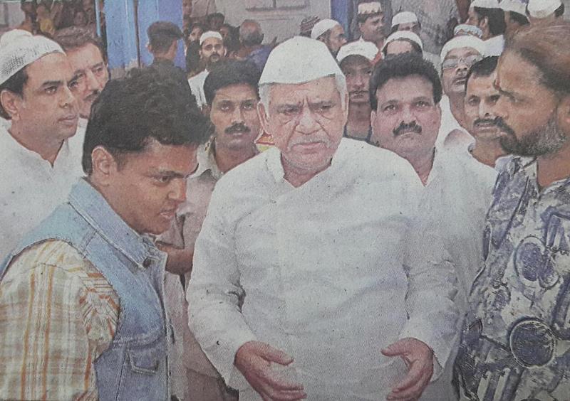 Amit Rai (left) with Om Puri and Paresh Rawal during the shoot of his debut film, Road to Sangam