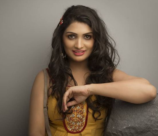 Divya Sridhar Height, Age, Boyfriend, Husband, Children, Family ...