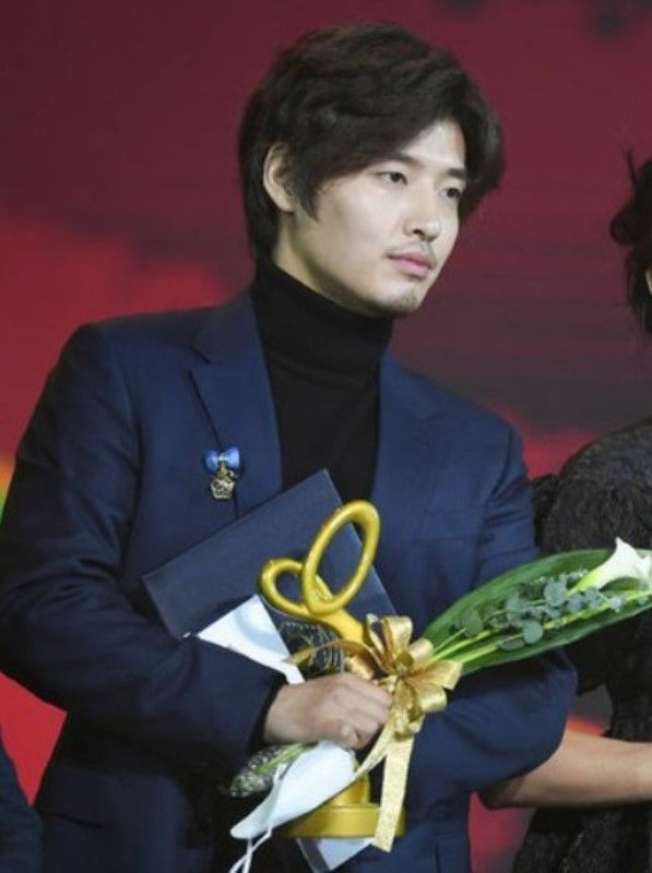 Kang Ha-neul with Prime Minister's Commendation