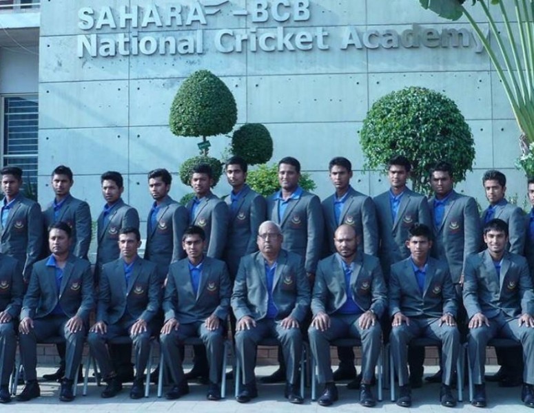 Litton Das (sitting, extreme right) when he was selected in Bangladesh Under-19 team
