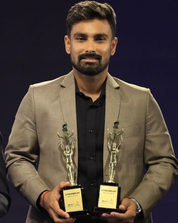 Litton Das with BSPA Sportsperson of the Year award and BSPA Sportsperson of the Year (Male) award