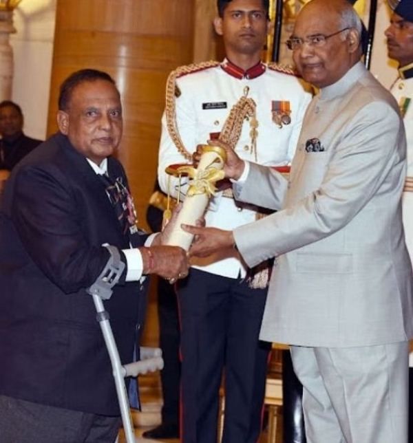 Murlikant Petkar receiving Padma Shri Award