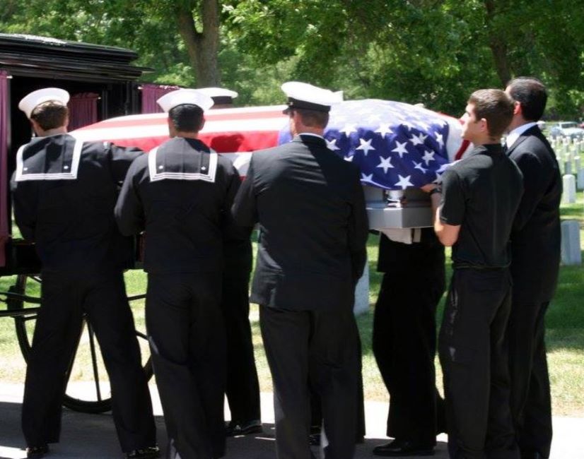 Navy personnel carrying Danny Dietz's coffin