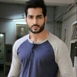 Omer Shahzad Height, Age, Girlfriend, Wife, Family, Biography & More