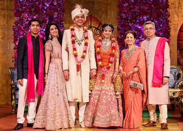 Pawan Munjal with his wife, daughters, and son-in-law