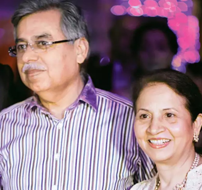 Pawan Munjal with his wife