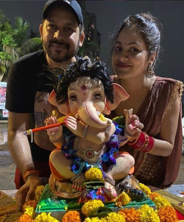 Raaj Shaandilyaa with his wife, Vershaa Kashyap, during Ganesha Chaturthi festival